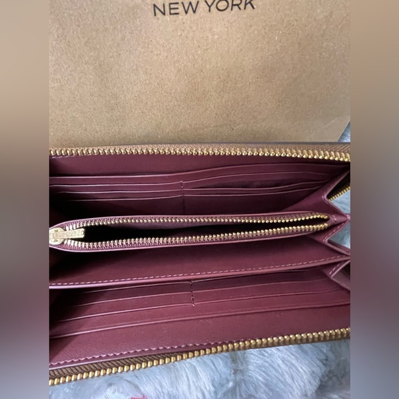 Coach NWOT Coach wallet long zip around floral wristlet - Picture 6 of 12